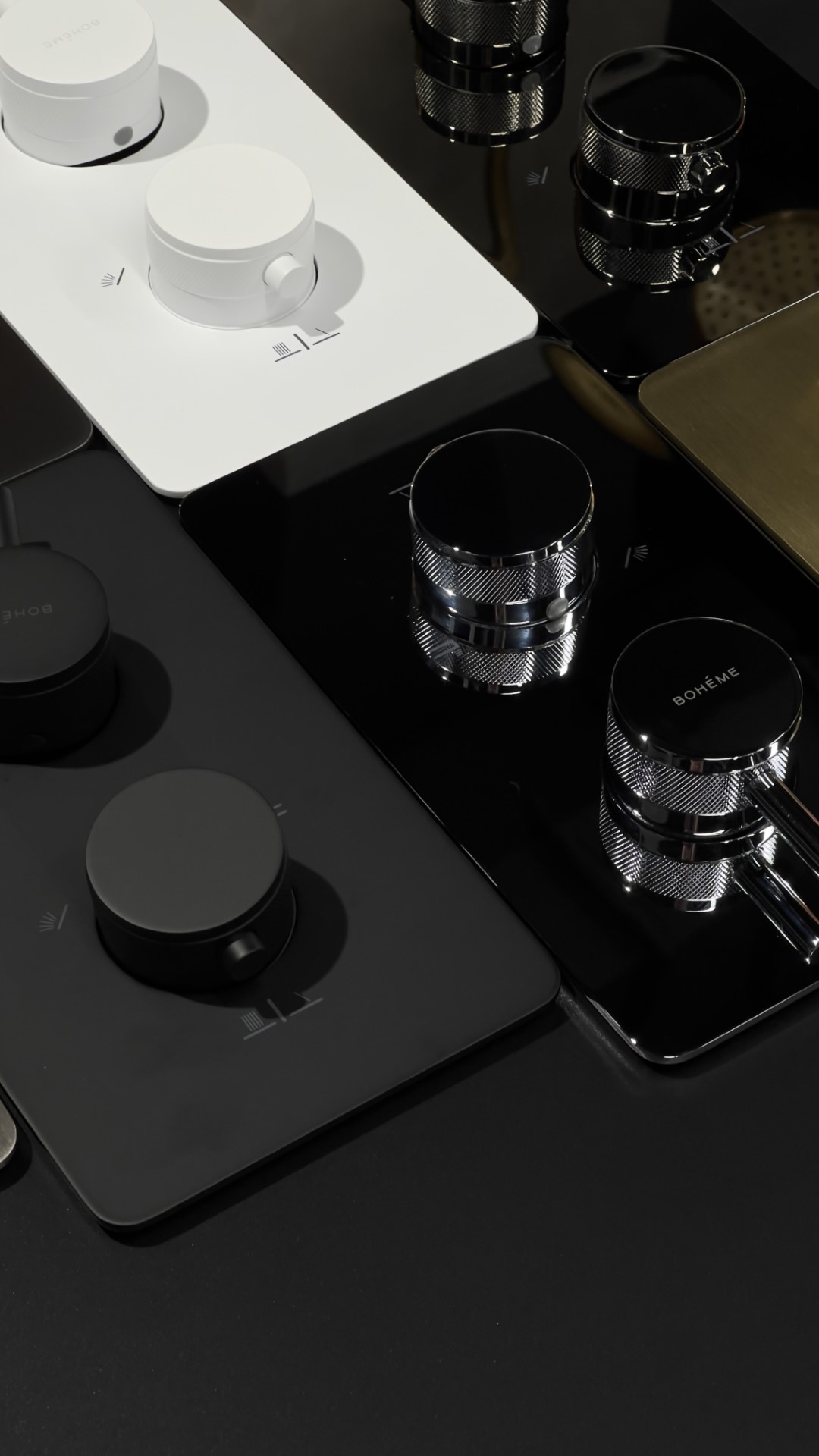 Смеситель для ванны и душа Boheme Cell 134-3-B, черный